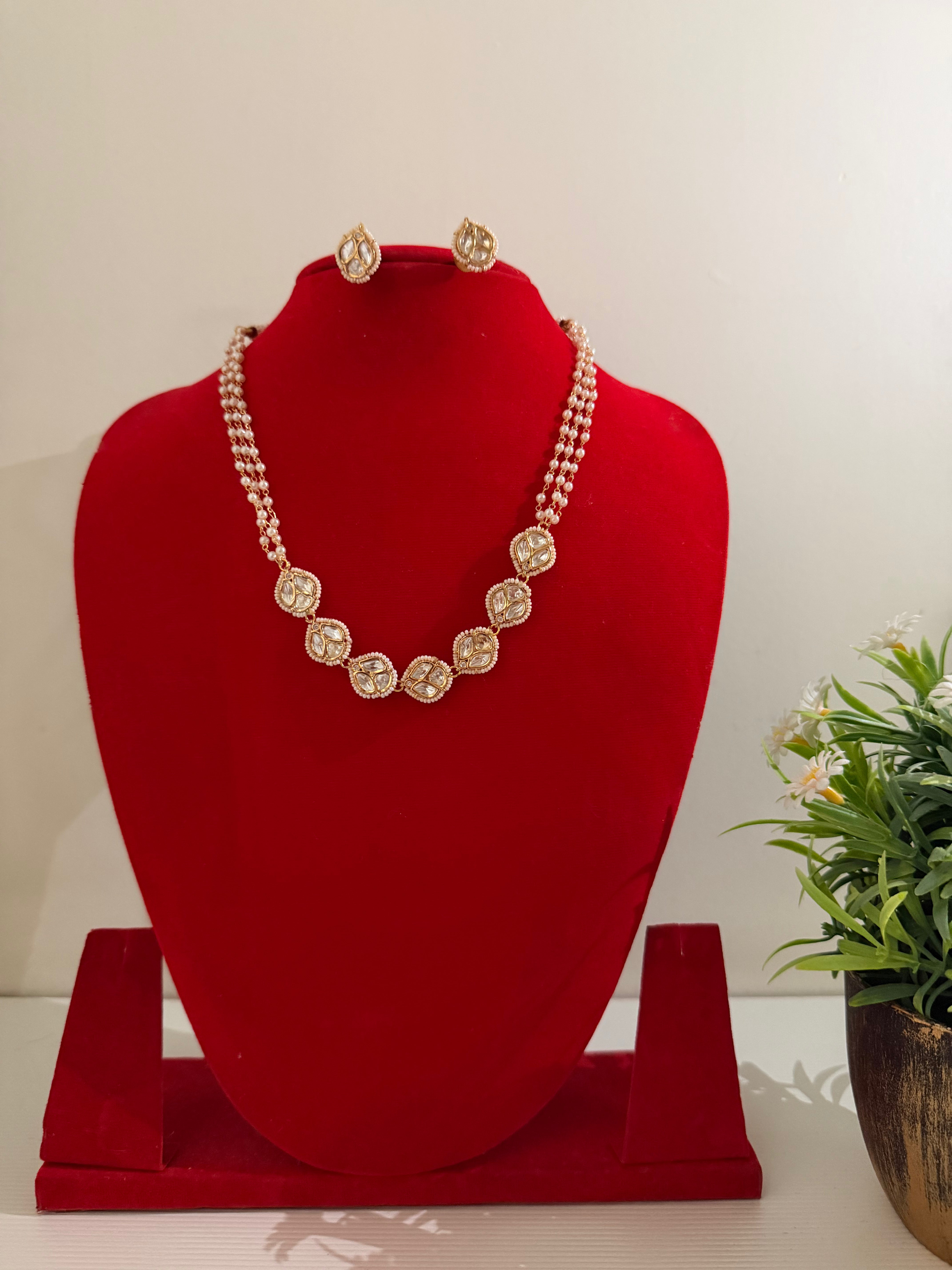 Anokhi Luminous Lotus: The Kamal Kundan Necklace