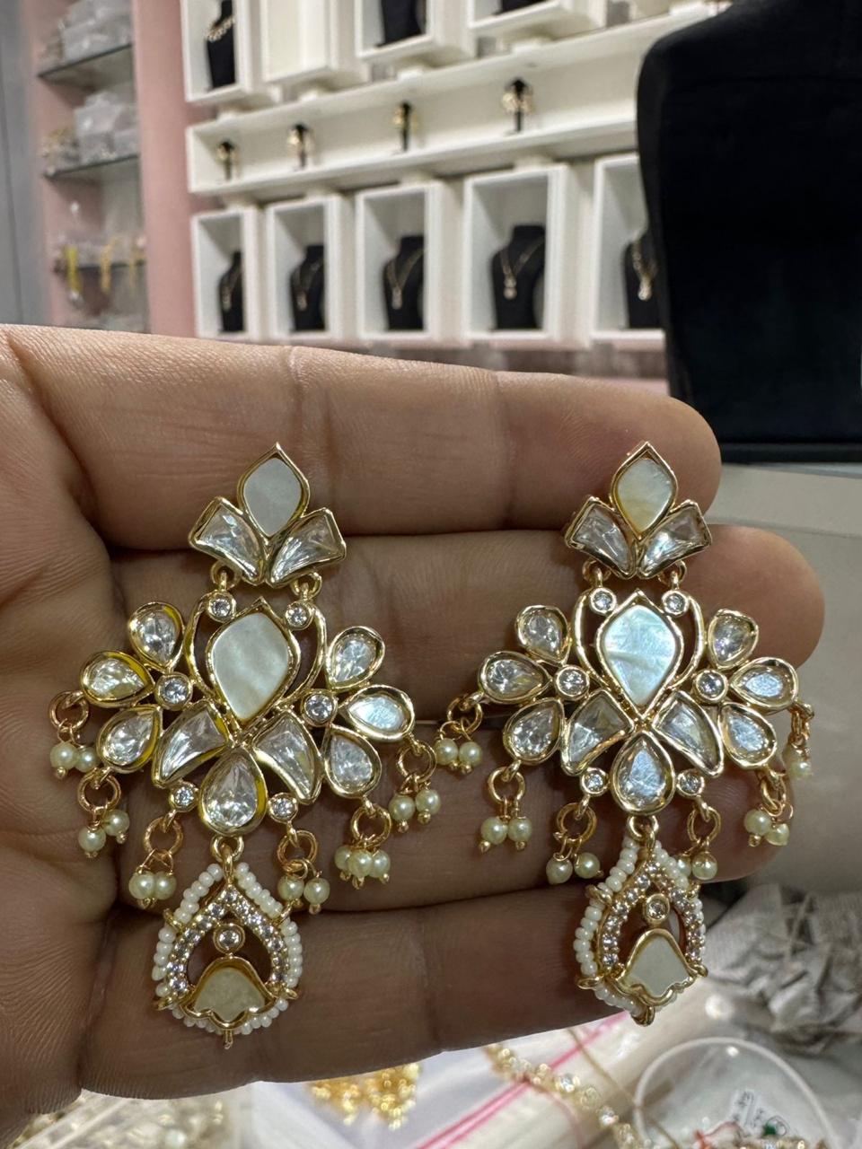 Mother of Pearl Necklace- Kundan Pearl