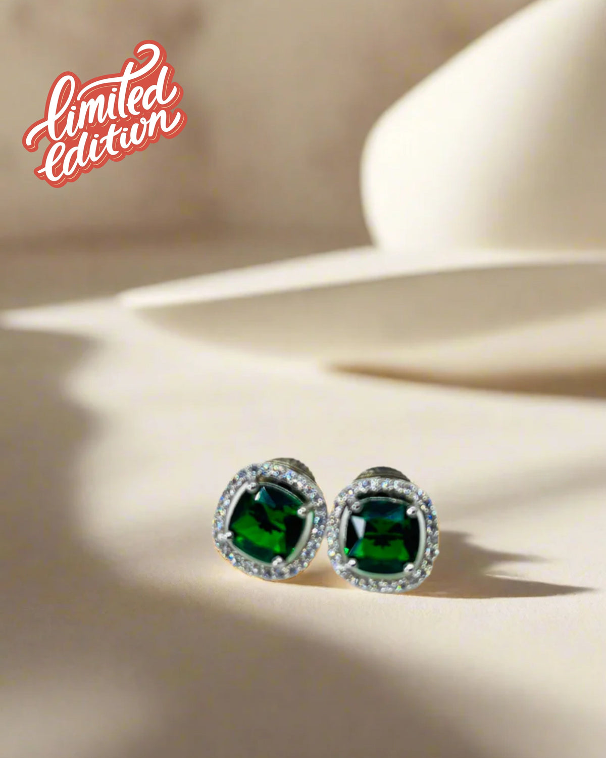 Anokhi Delicate glistering studs