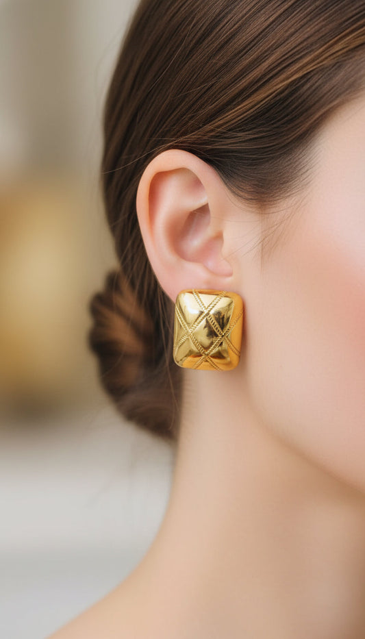 Anokhi Box cushion Earrings