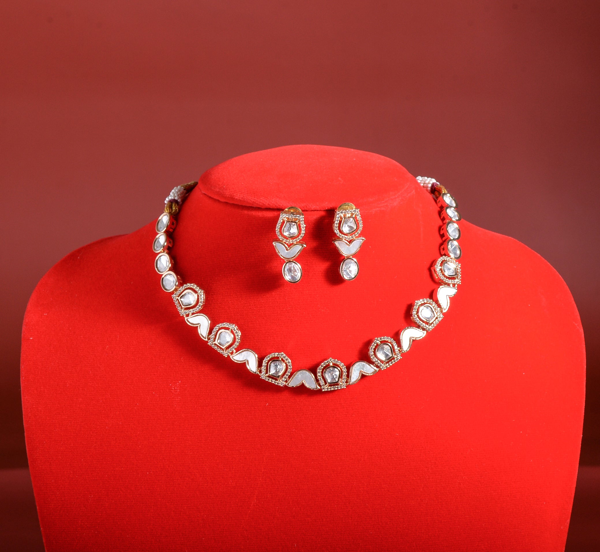 Celestial Sparkle: The Apsara Kundan Necklace