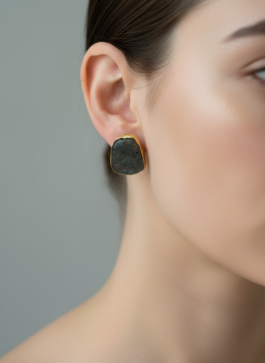 Anokhi triangle studs - AJPS01