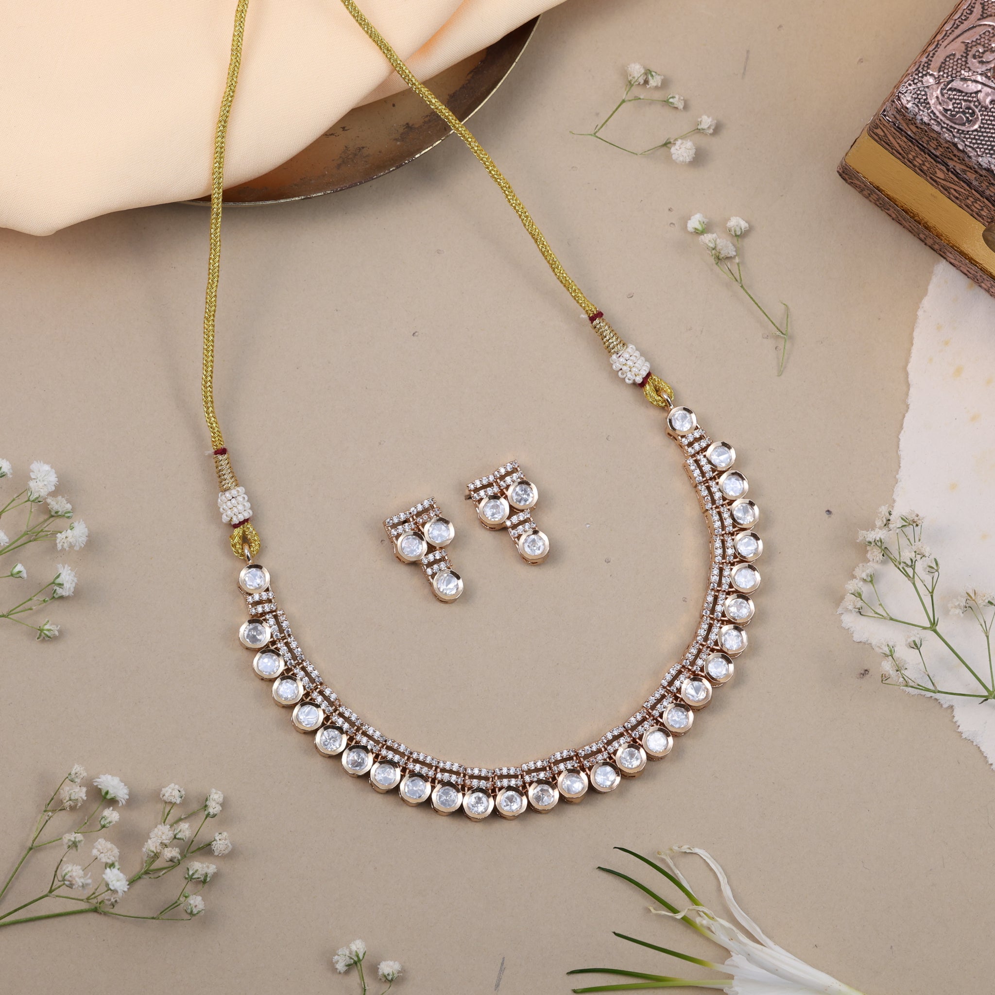 Anokhi Classic Kundan Line Set