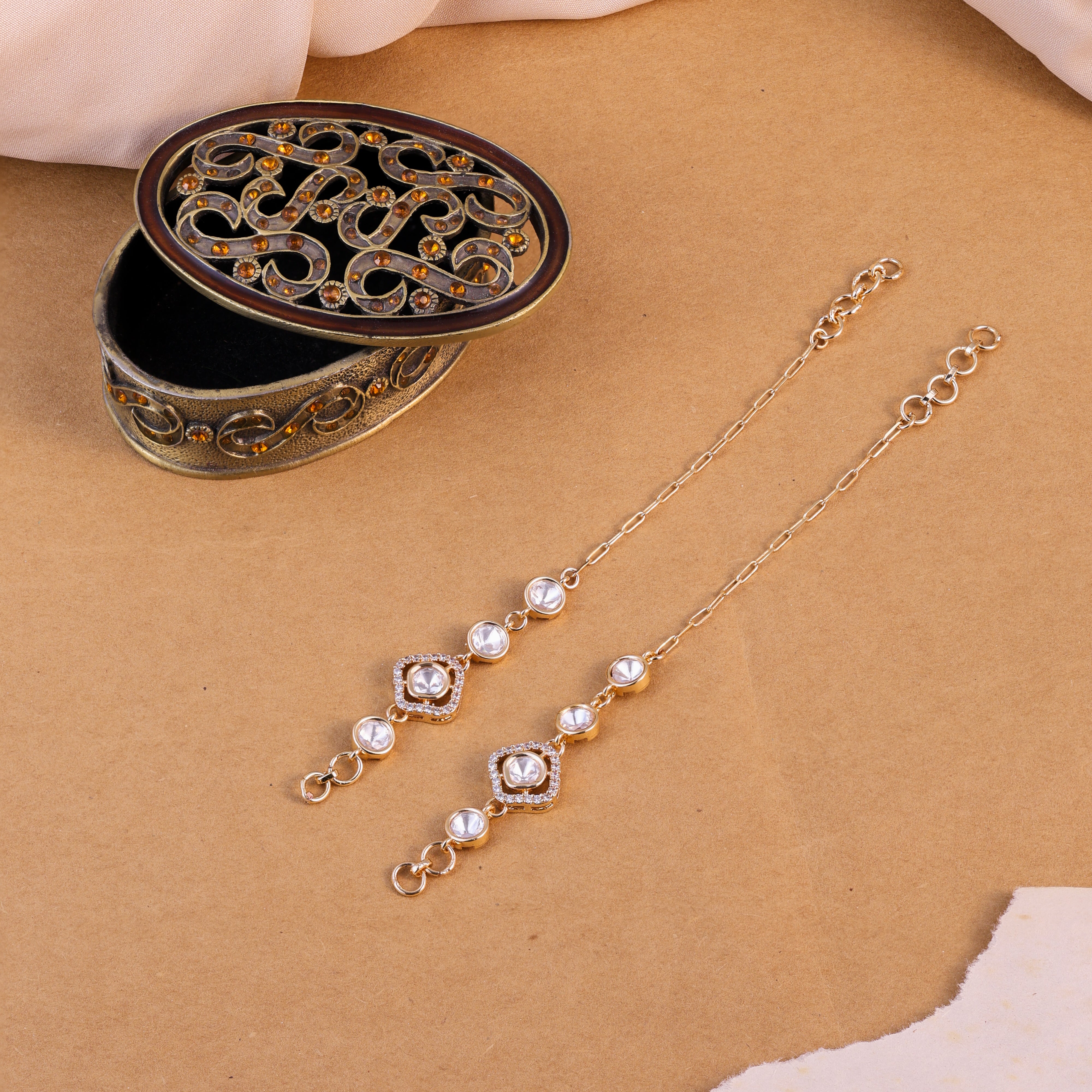 Anokhi Crystal Earchain