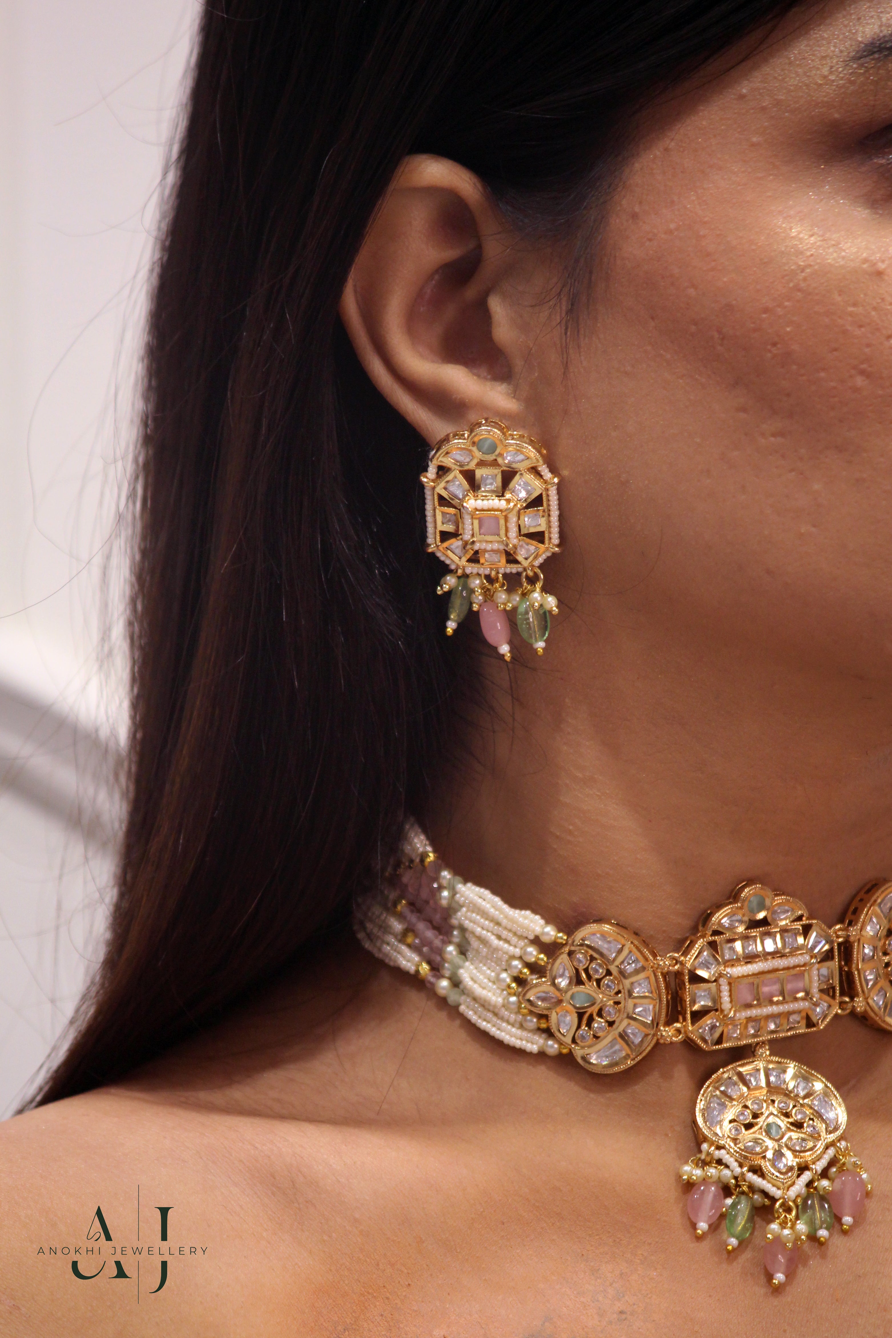 Eternal Elegance: The Akshara Kundan Necklace